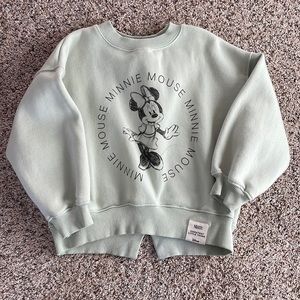 Zara girls sweatshirt. Like new condition. Size 6.